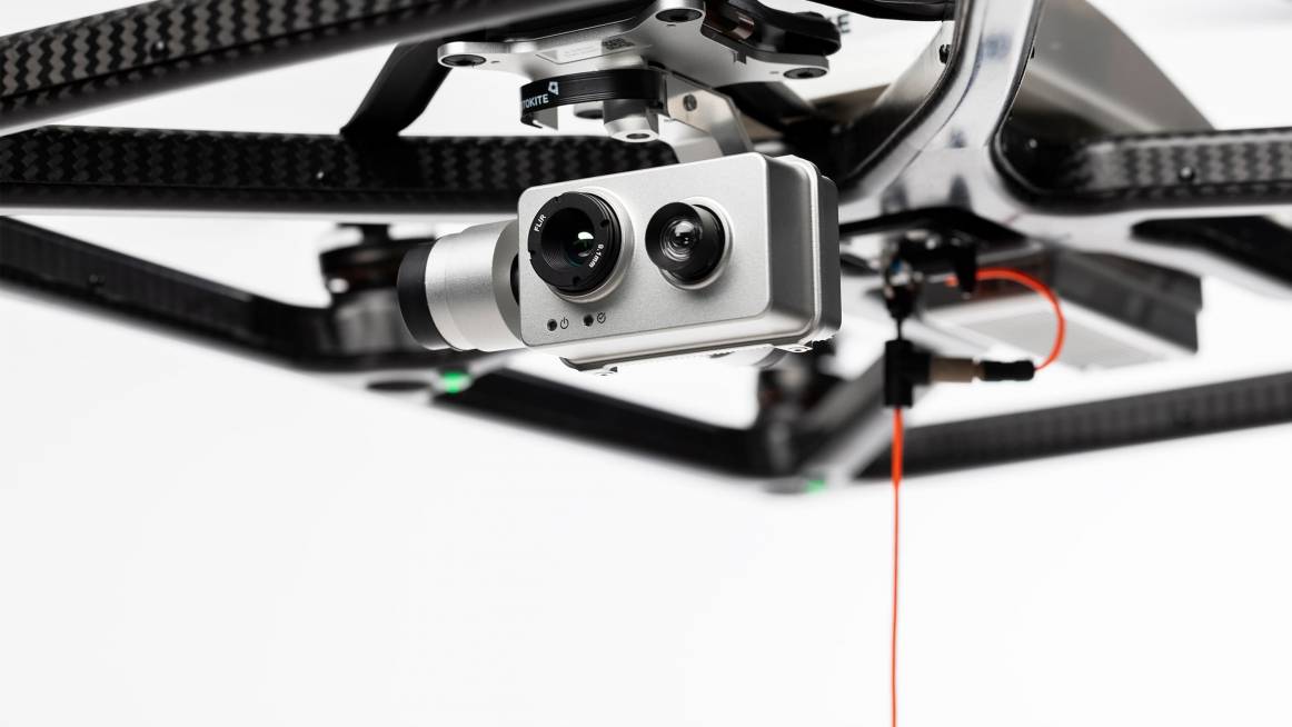 Fotokite tethered drone with dual thermal and regular light cameras